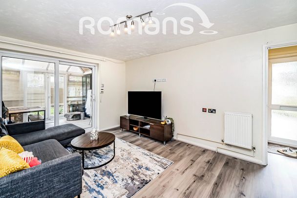 Lillibrooke Crescent, Maidenhead, SL6 - Photo 1