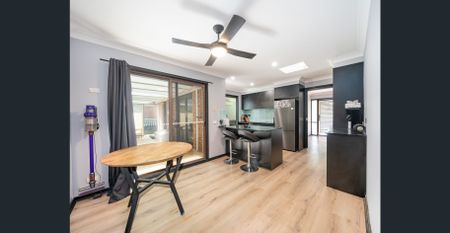 Spacious contemporary in popular School Zone - Photo 4