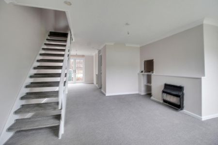 3 bedroom end of terrace house to rent - Photo 3