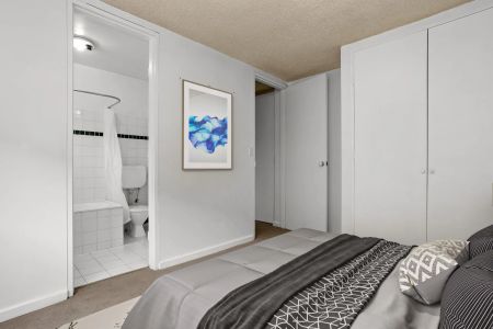 Spacious One Bedroom - Position Perfect! - Photo 5