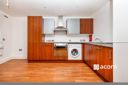 Flat to rent - Alscot Road, London, SE1 - Photo 2