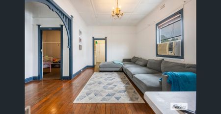 Central, Double Storey Family Home - Photo 3