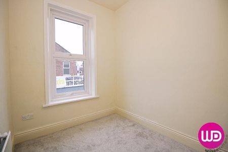 3 bedroom flat to rent - Photo 2