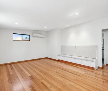 Vibrant Fremantle Escape! - Photo 1