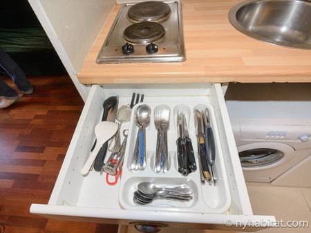 Logement à Paris, Location meublée - Studio T1 - Gare Saint Lazare (PA-3226) - Photo 5