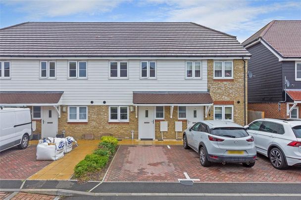 2 bedroom terraced house to rent - Photo 1