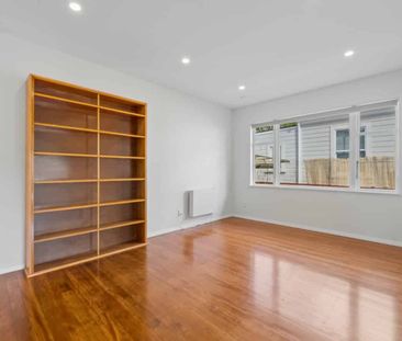Spacious, Stylish & Newly Renovated – More Than Your Average Two-Be... - Photo 4