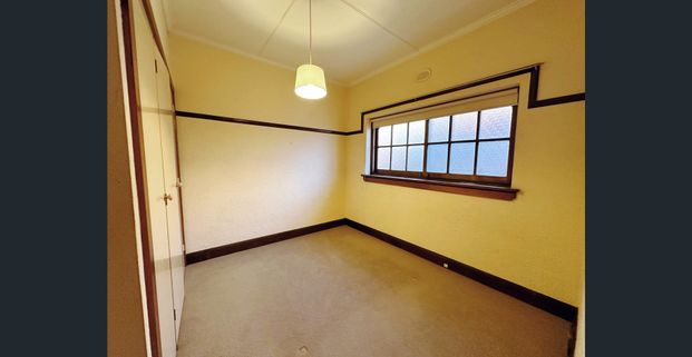 Stunning Art Deco locate in the heart of Caulfield - Photo 1