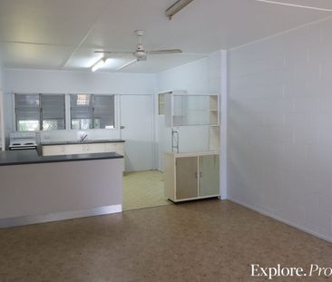 1/69 Malcomson Street, North Mackay, Qld 4740 - Photo 3