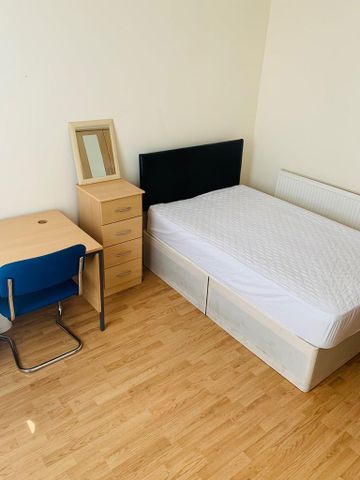 7 bedroom terraced house to rent - Photo 3