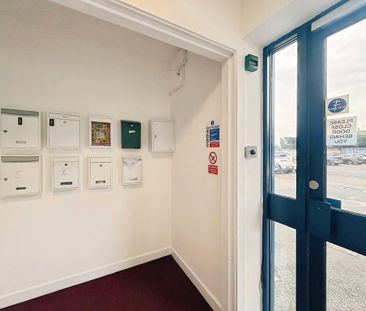 3 bedroom apartment to rent - Photo 4