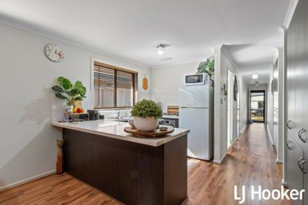 Charming Family Home - Photo 4