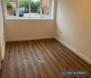 4 bedroom semi-detached house to rent - Photo 2