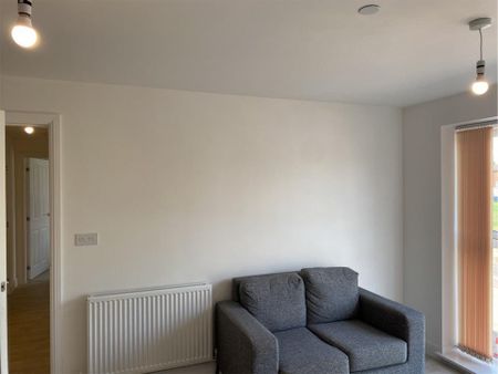 2 Bed Flat, St. Lukes Road, B5 - Photo 4