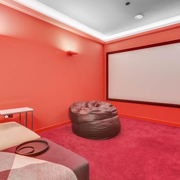 4 bedroom mews to rent - Photo 1