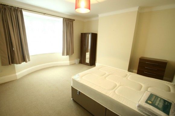 4 Bed - **bills And Cleaning Included** - Grosvenor Street, Sunderland - Photo 1