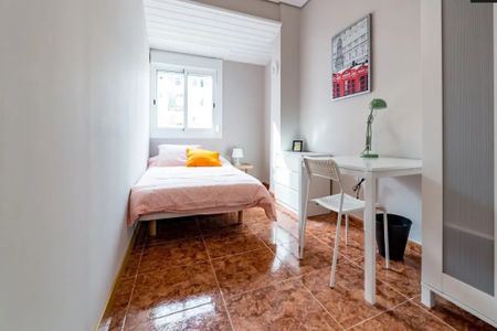Calle Marqués de Zenete, Valencia, Valencian Community 46007 - Photo 2