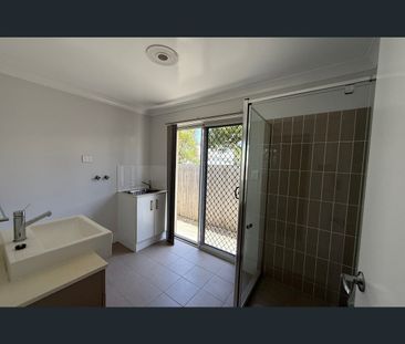 2/2A Lowry Lane, North Ipswich, Qld 4305 - Photo 2