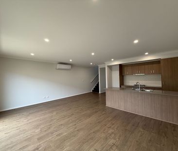 Modern 3-Bedroom Home with 2 Bathrooms and Single Garage - Photo 5