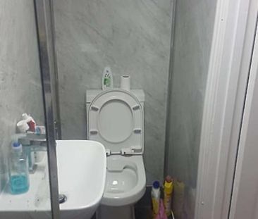 High Road Ilford, IG1 - Photo 1