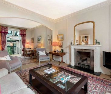 An architecturally impressive Grade II* listed house - Photo 1