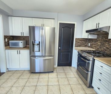 For Lease - 32 Keats Terrace, Brampton, Ontario - Photo 2