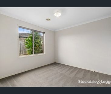 Three bedrooms, two bathrooms! - Photo 3