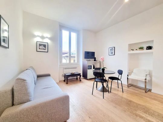 Via Tortona, Milan, Lombardy 20144 - Photo 1