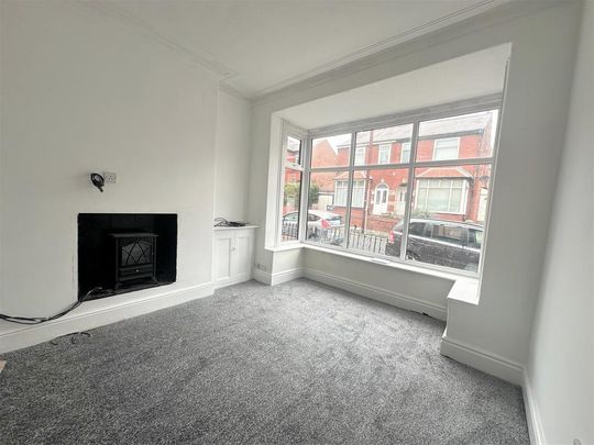 4 bedroom terraced house to rent - Photo 1