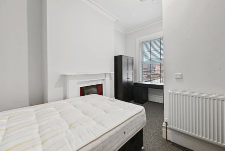6 Bed Student Accommodation - Photo 5