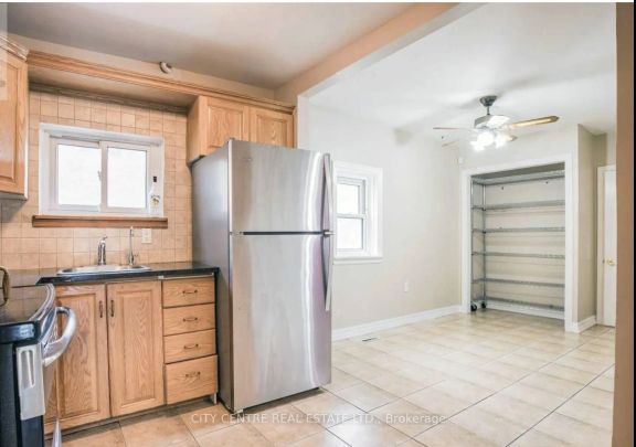 Detached Home For Lease | W9248183 - Photo 1