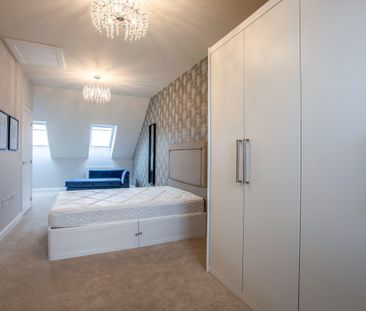 3 bedroom house to rent Academy Terrace, Walton Hall Drive, Felixst... - Photo 5