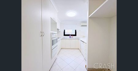 3x2 Tuscan-Inspired Home, Golf Course Retreat in Peaceful Connolly - Photo 3