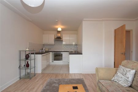1 bed apartment to rent in Gatcombe Court, Back Princess Royal Terrace, YO11 - Photo 5