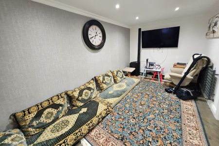 Pear Tree Road, Addlestone, Surrey, KT15 - Photo 5