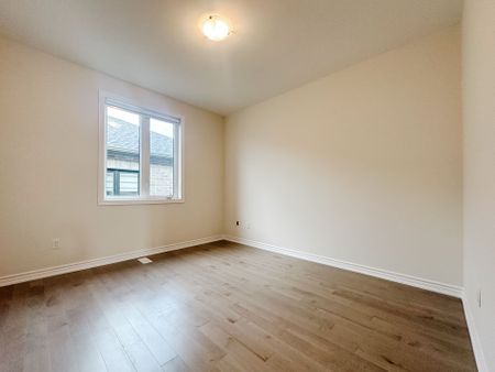 For Lease - 33 Del Ray Crescent, Wasaga Beach, Ontario - Photo 3