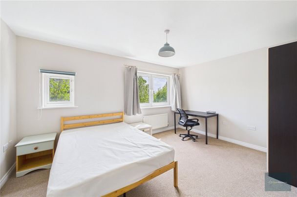 Richmond Court, Exeter, Devon, EX4 - Photo 1