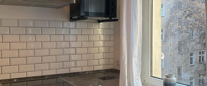 Ab Januar 2026 Möblierte 1-Zimmerwohnung mit Balkon zu vermieten - Photo 1