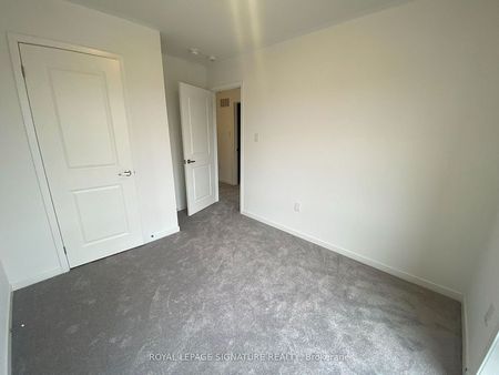 For Lease - 785 Conlin Road, Oshawa, Ontario - Photo 4