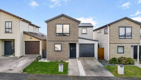 Spacious 3-Bedroom Family Home with Extra Comf... - Photo 5