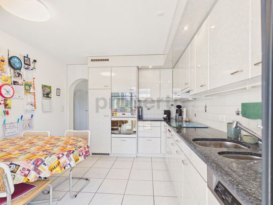 Beautiful view & garden Quiet 4.5-room apartment in Leimbach - Photo 1