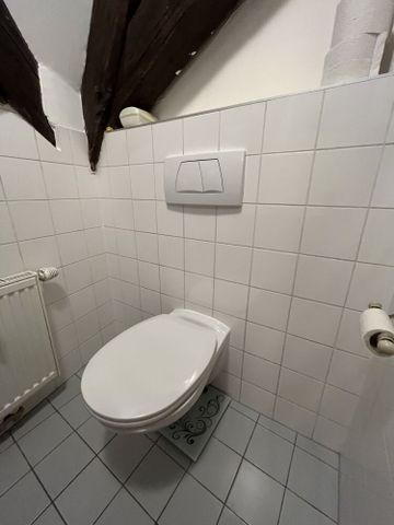 Sonnendurchflutete 3-Zimmer-Wohnung in beliebter und hipper Lage mit Schlossberg Blick und seperate Küche – Provisionsfrei - Photo 3