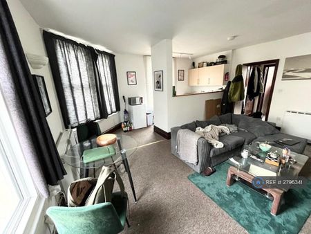 1 bedroom flat to rent - Photo 2