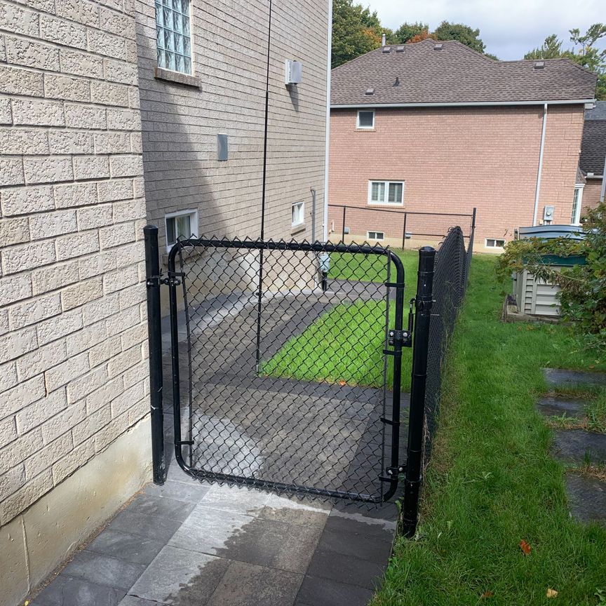 For Lease - 337 Carruthers Avenue Unit# Walk-Out Basement, Newmarket, Ontario - Photo 1