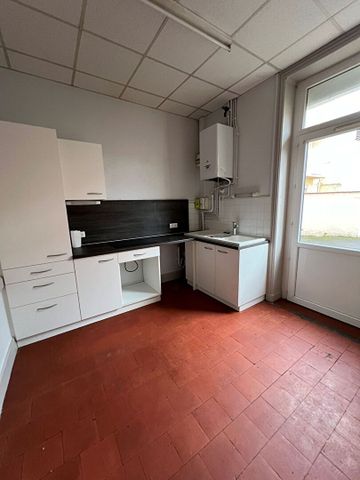 Location Appartement 5 pièces 114m² - Photo 5