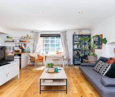 Beautiful one double bedroom set in a period conversion - Photo 2