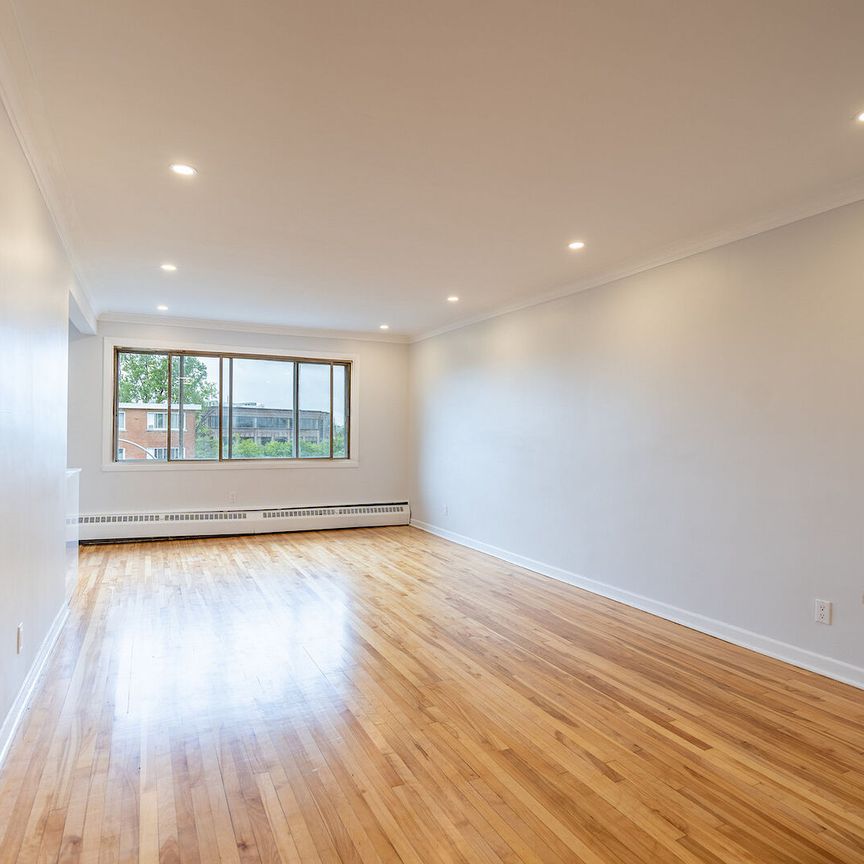 Victoria Towers - Photo 1