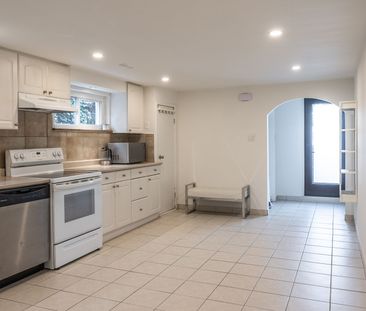 For Lease - 596 Woodbridge Avenue Unit# Lower, Vaughan, Ontario - Photo 4