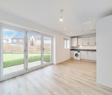 3 bedroom detached house to rent - Photo 3