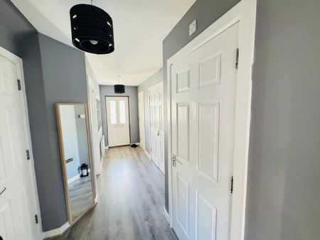 5 bedroom townhouse to rent - Photo 3